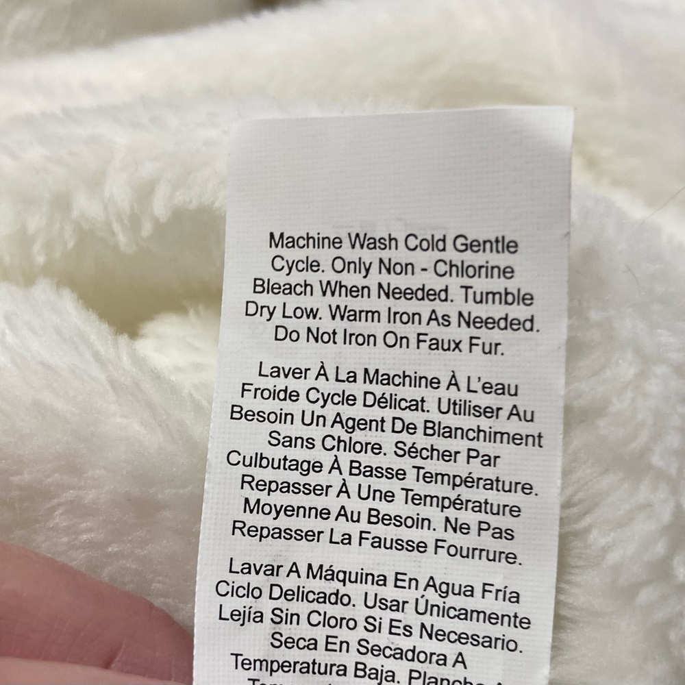 NWT Pottery Barn Caramel Faux Fur Ombre Robe Ivory Sz Small Hooded Cozy Luxury - Picture 10 of 10